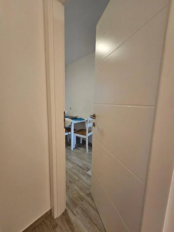 Apartman Lila Cunski 0*,